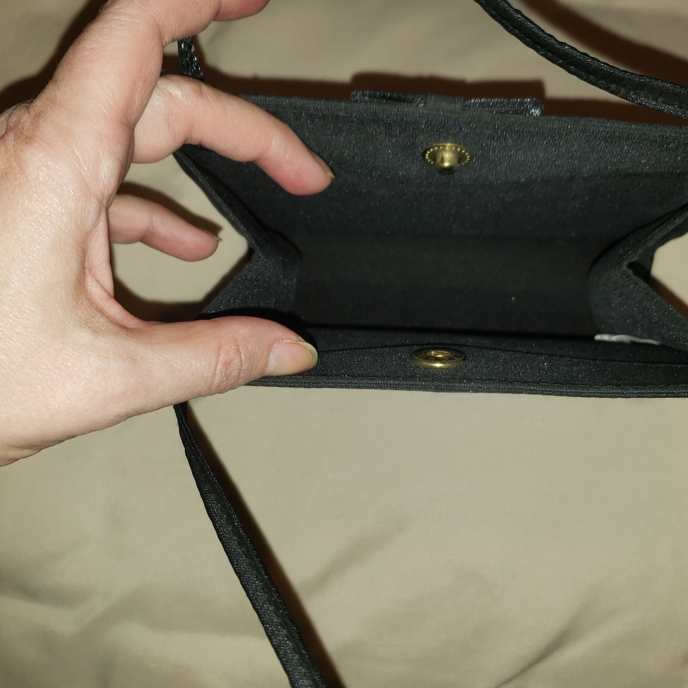 Elegant Black Handbag - Picture 2 of 6
